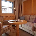Petersboden فندق ليش ام ارلبرغ